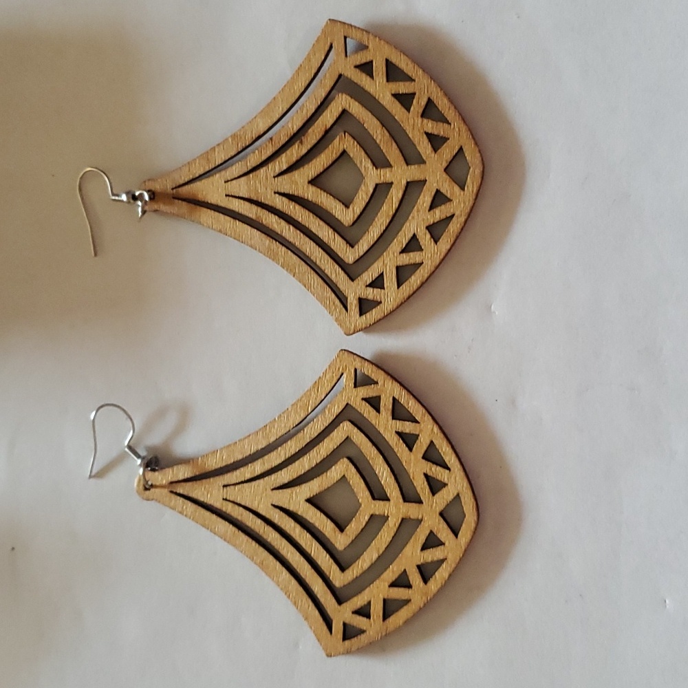 Wood design earrings
